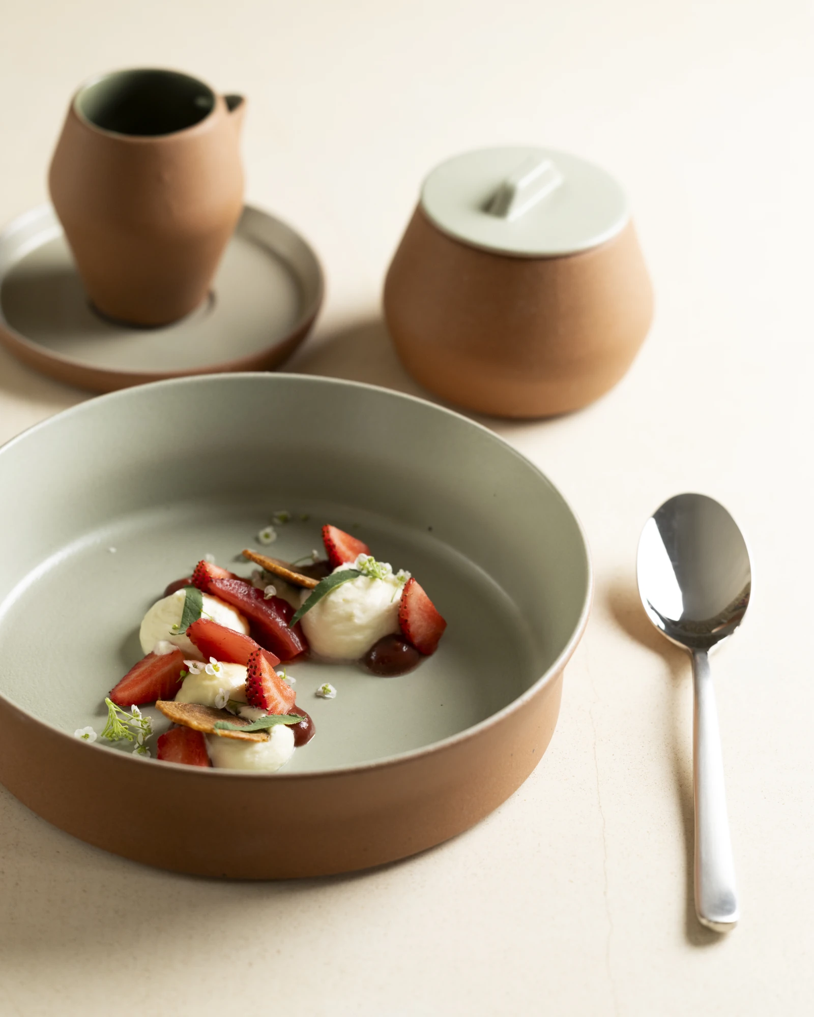 Assiette creuse évasée