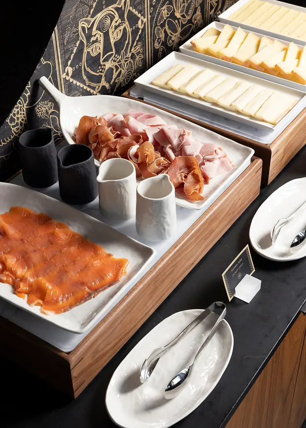 Un buffet impactant, pour le brunch le plus convoité de la Côte d'Azur